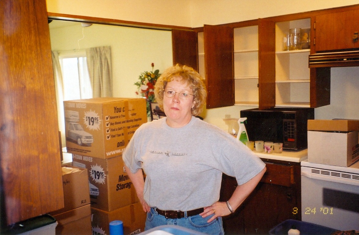 2001-03-25_003